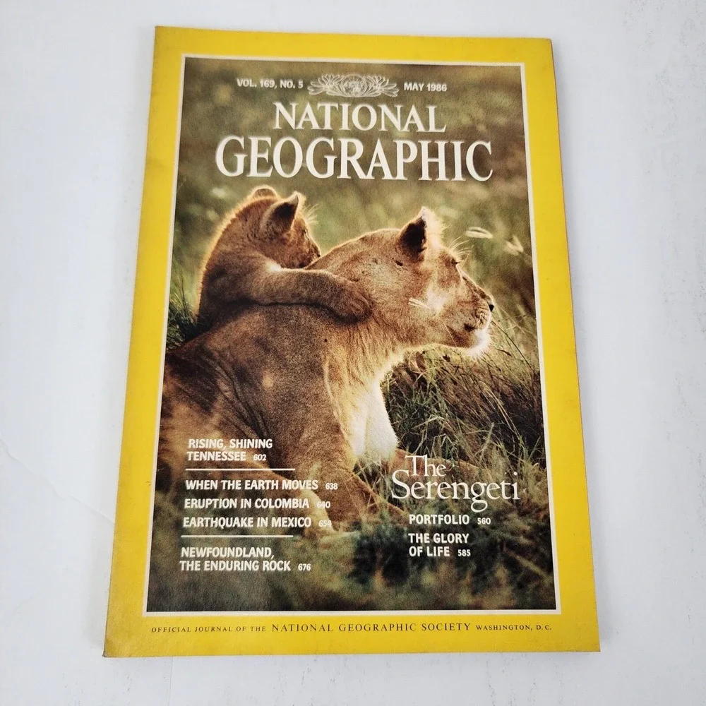 National Geographic Magazine‎ May 1986No Map